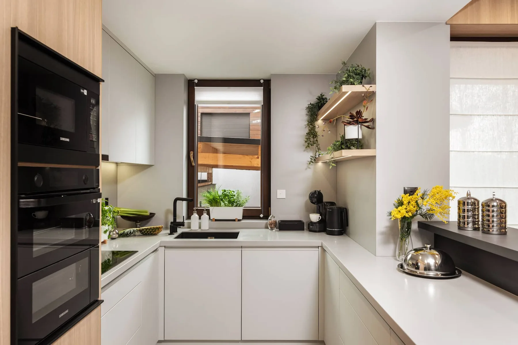 Fully equipped kitchen
